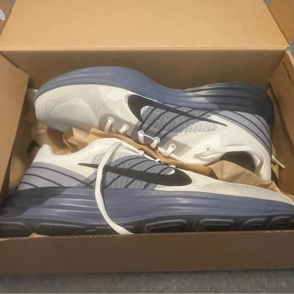 Nike Lunar Roam in Diffused Blue size 13
